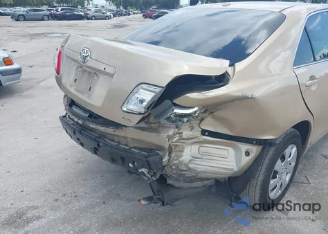 2011 Toyota Camry Le z USA, uszkodzony, nr VIN 4T1BF3EKXBU166147